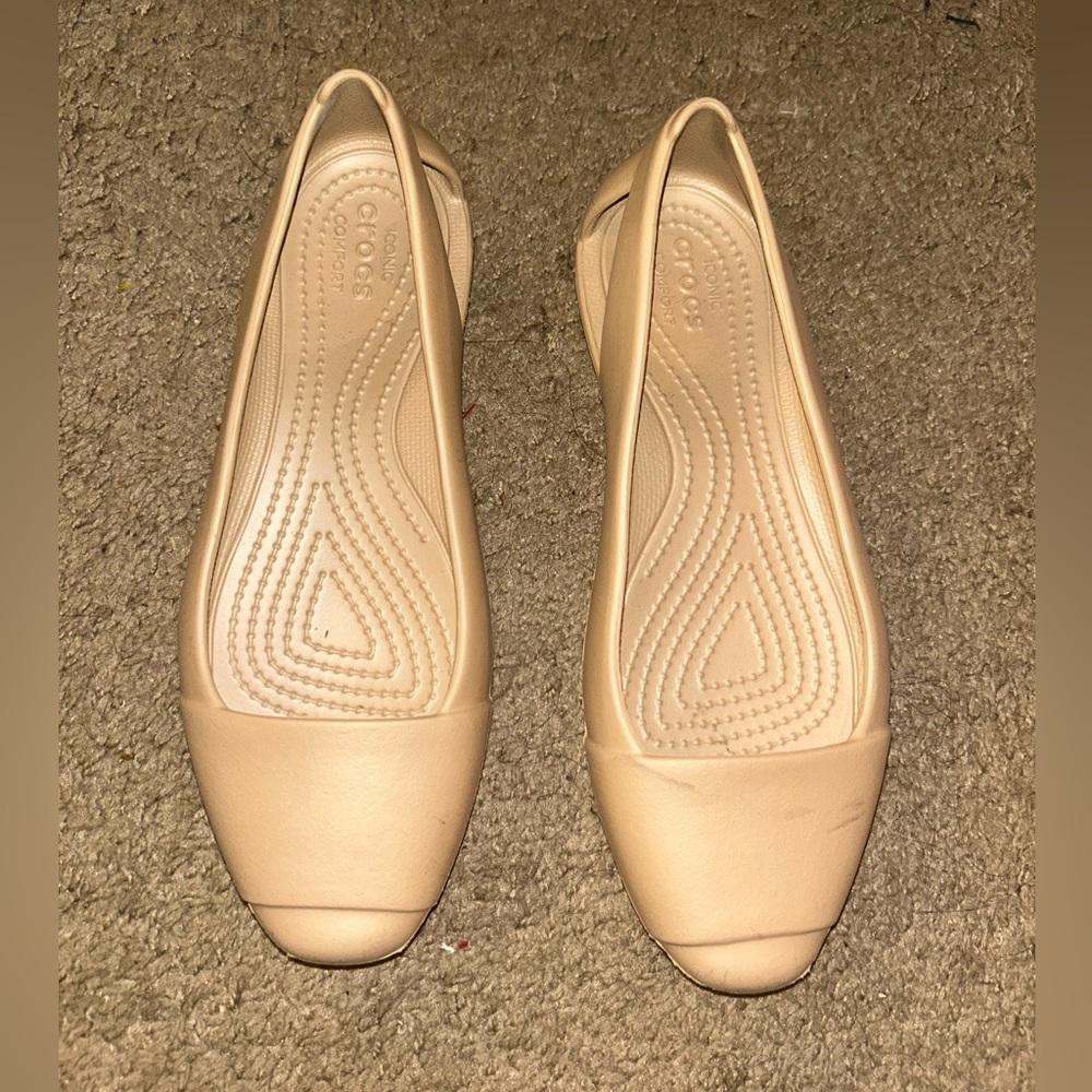 Crocs Cream Flats Elegant Comfort Loafers